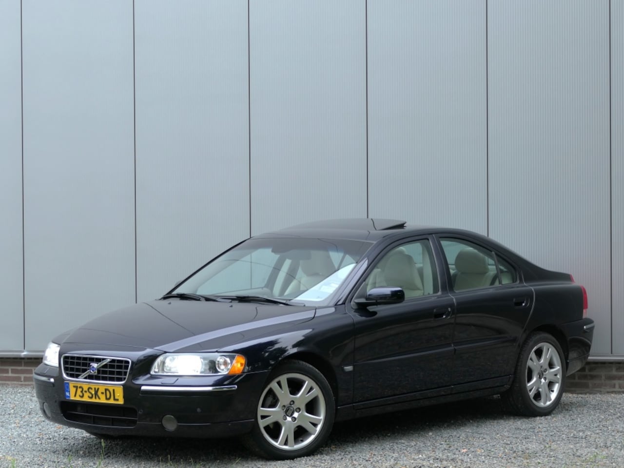 Volvo S60 - 2.4 AUT Summum Mobility Line / Schuifdak / Trekhaak - AutoWereld.nl