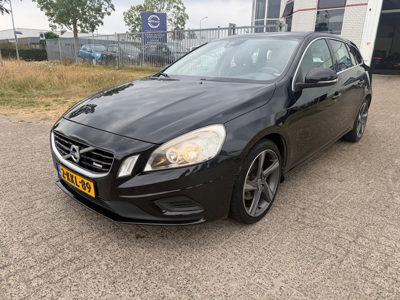 Volvo V60 - 1.6 T3 R-Design 1.6 T3 R-Design - AutoWereld.nl