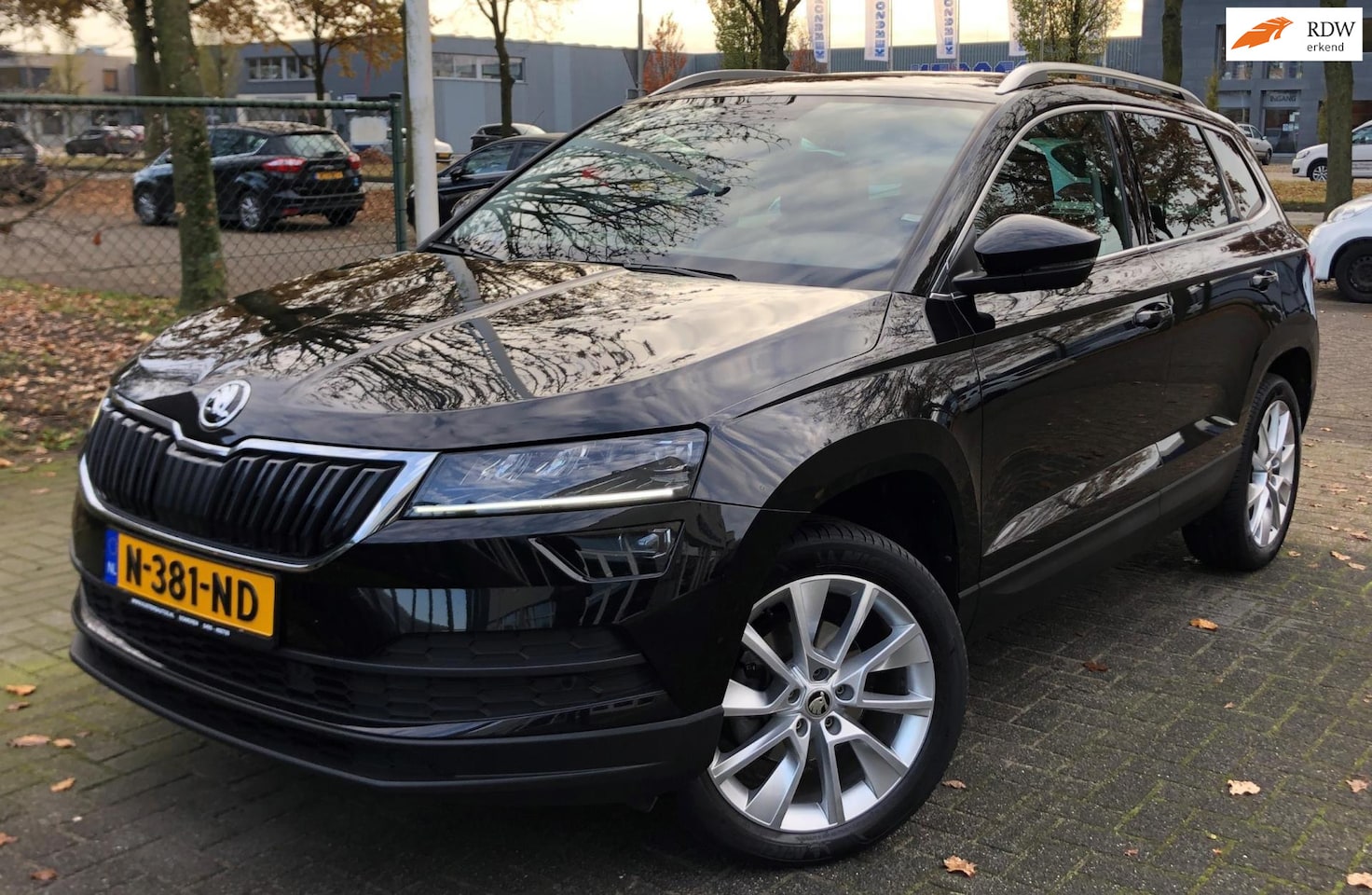 Skoda Karoq - 1.5 TSI ACT Style Business Panoramadak Leer Trekhaak Navi - AutoWereld.nl