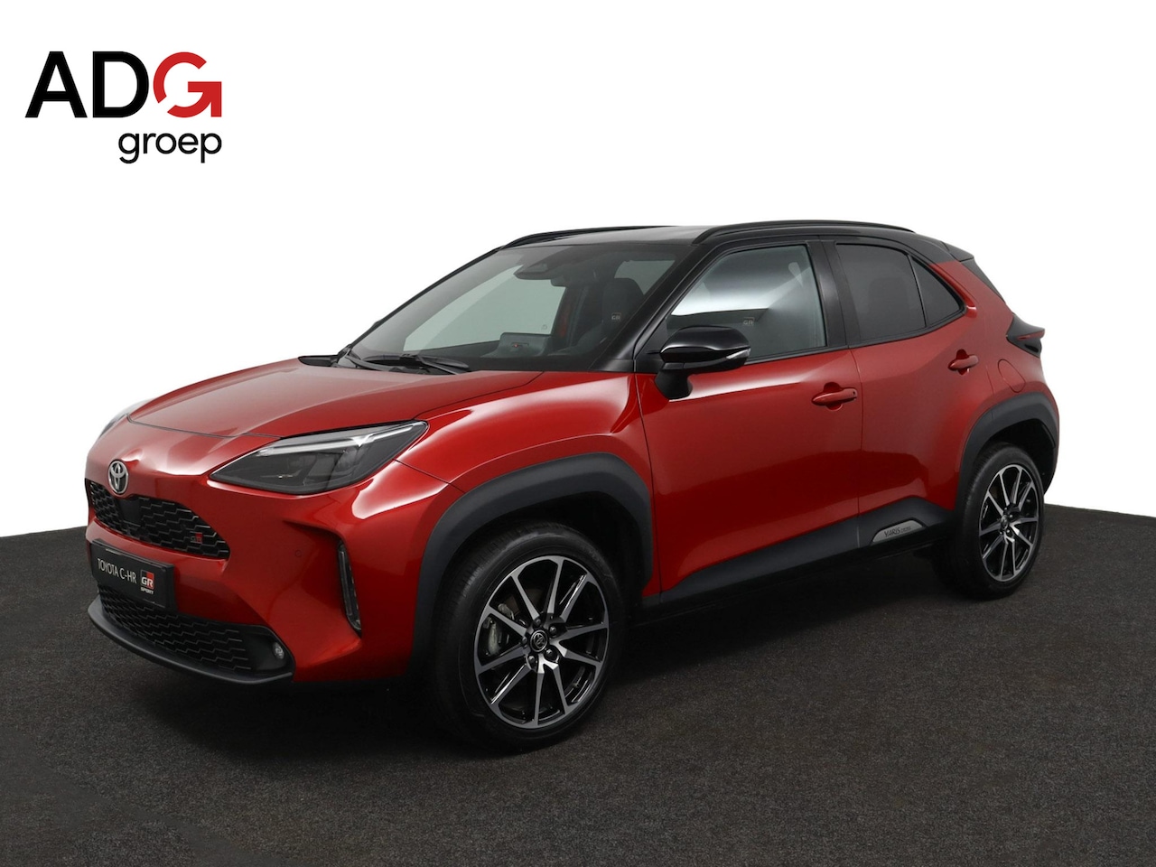 Toyota Yaris Cross - 1.5 Hybrid 130 GR SPORT | Leder/Alcantara | Stoel- en Stuurwielverwarming | Climate Contro - AutoWereld.nl