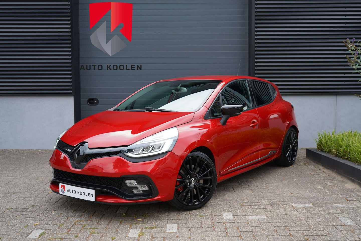 Renault Clio - 1.6 Turbo R.S. Trophy 220 pk / camera / keyless / stoelver. - AutoWereld.nl