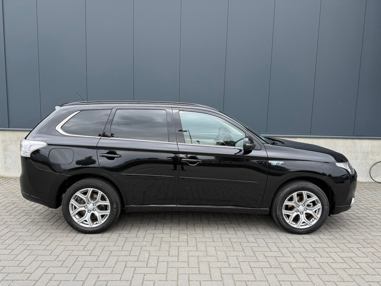 Mitsubishi Outlander - 2.0 PHEV Executive Edition 1e eigenaar, NED auto, dealer onderhoud - AutoWereld.nl
