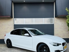 BMW 3-serie - 320i Upgrade Edition|Automaat|Opendak|Leer|Sport