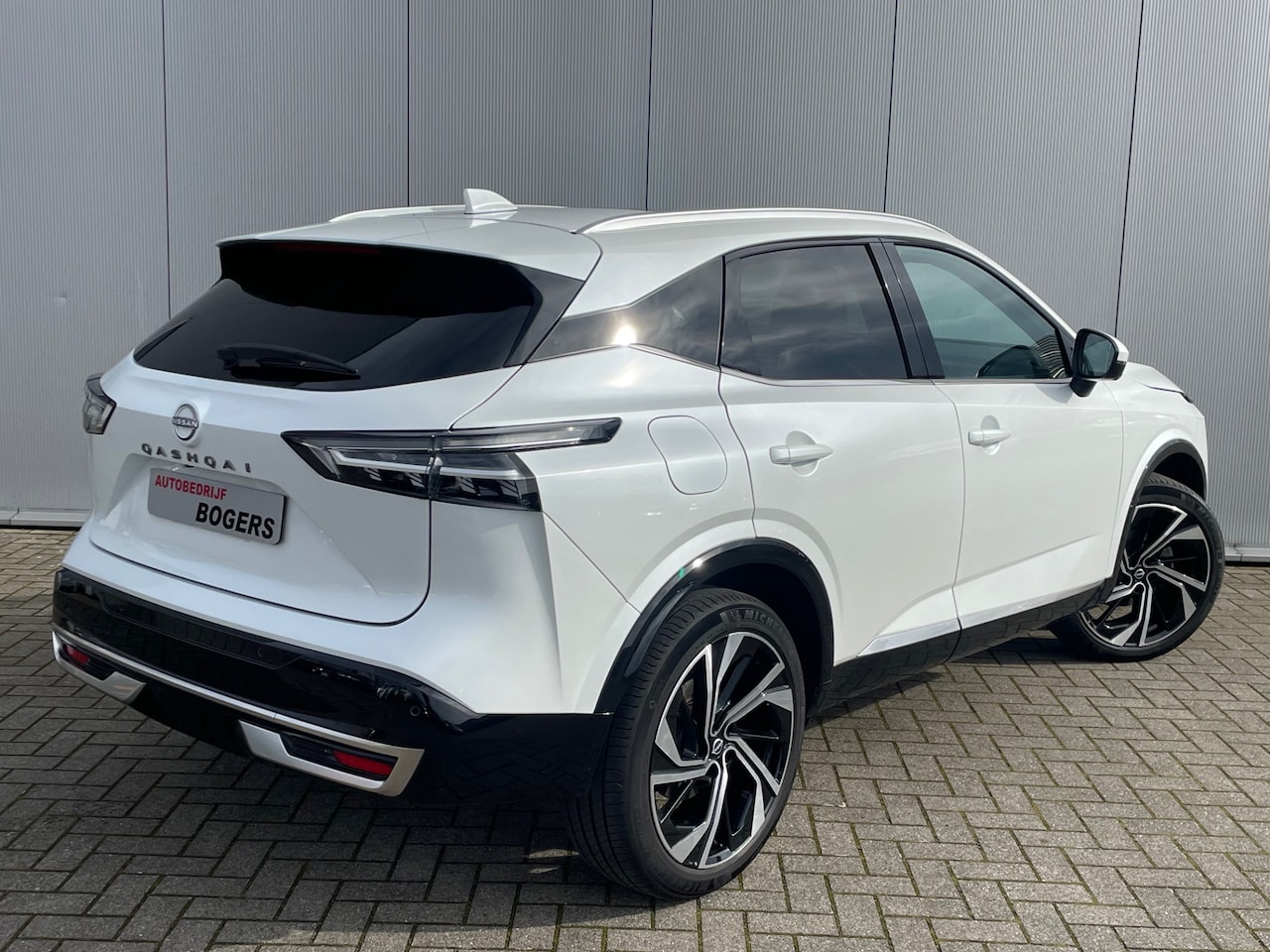 Nissan Qashqai - 1.3 MHEV Tekna Plus Automaat Navigatie, Panoramadak, 20"lm, LED, Bose, 360 Camera, Pro-Pil - AutoWereld.nl