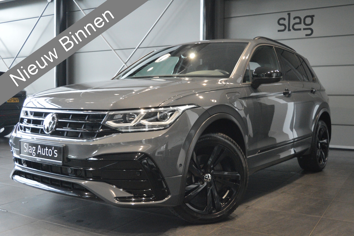 Volkswagen Tiguan - 1.4 TSI eHybrid 2X R-Line Black Style camera trekhaak 19 inch !! - AutoWereld.nl