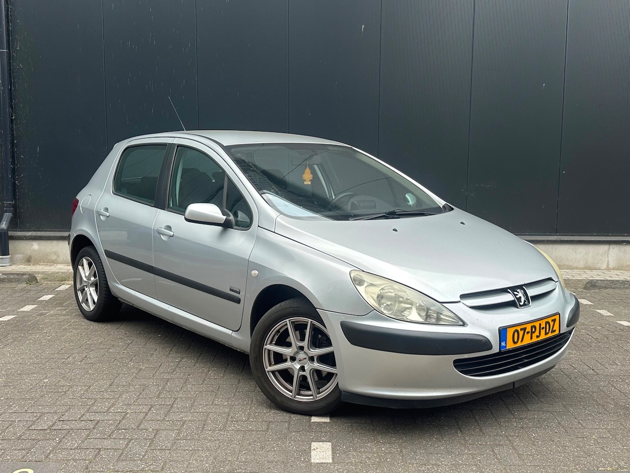 Peugeot 307 - 2.0-16V Navtech* Apk 01-05-2027* Airco* N.A.P. - AutoWereld.nl