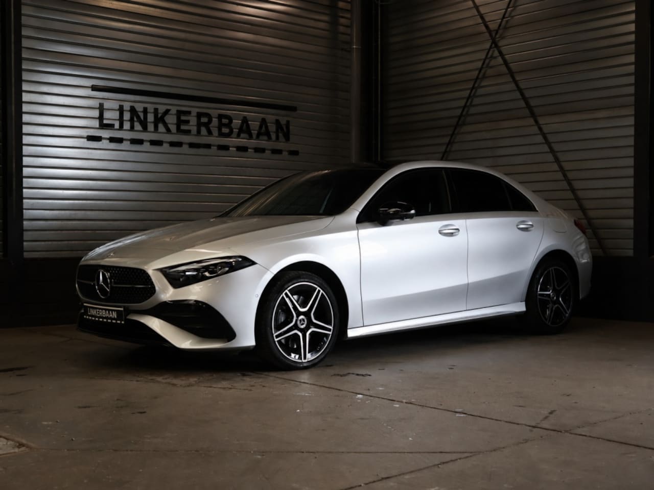 Mercedes-Benz A-klasse - Limousine A 250 e AMG | Panorama | Burmester | Sfeerverlichting | - AutoWereld.nl