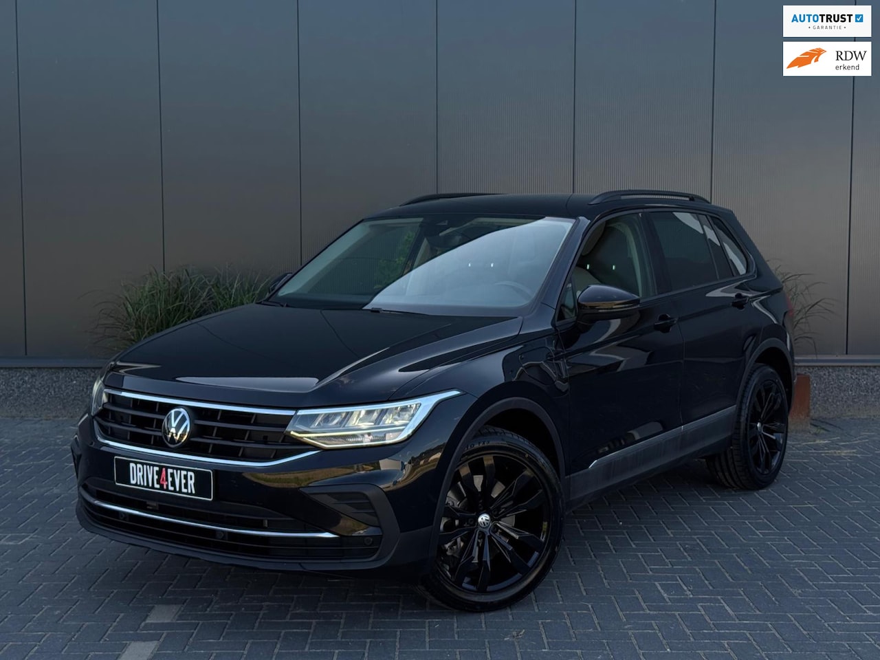 Volkswagen Tiguan - 1.4 TSI eHybrid NAVI|CAMERA|LED|CLIMATE CONTROL|ELEK PAKKET - AutoWereld.nl
