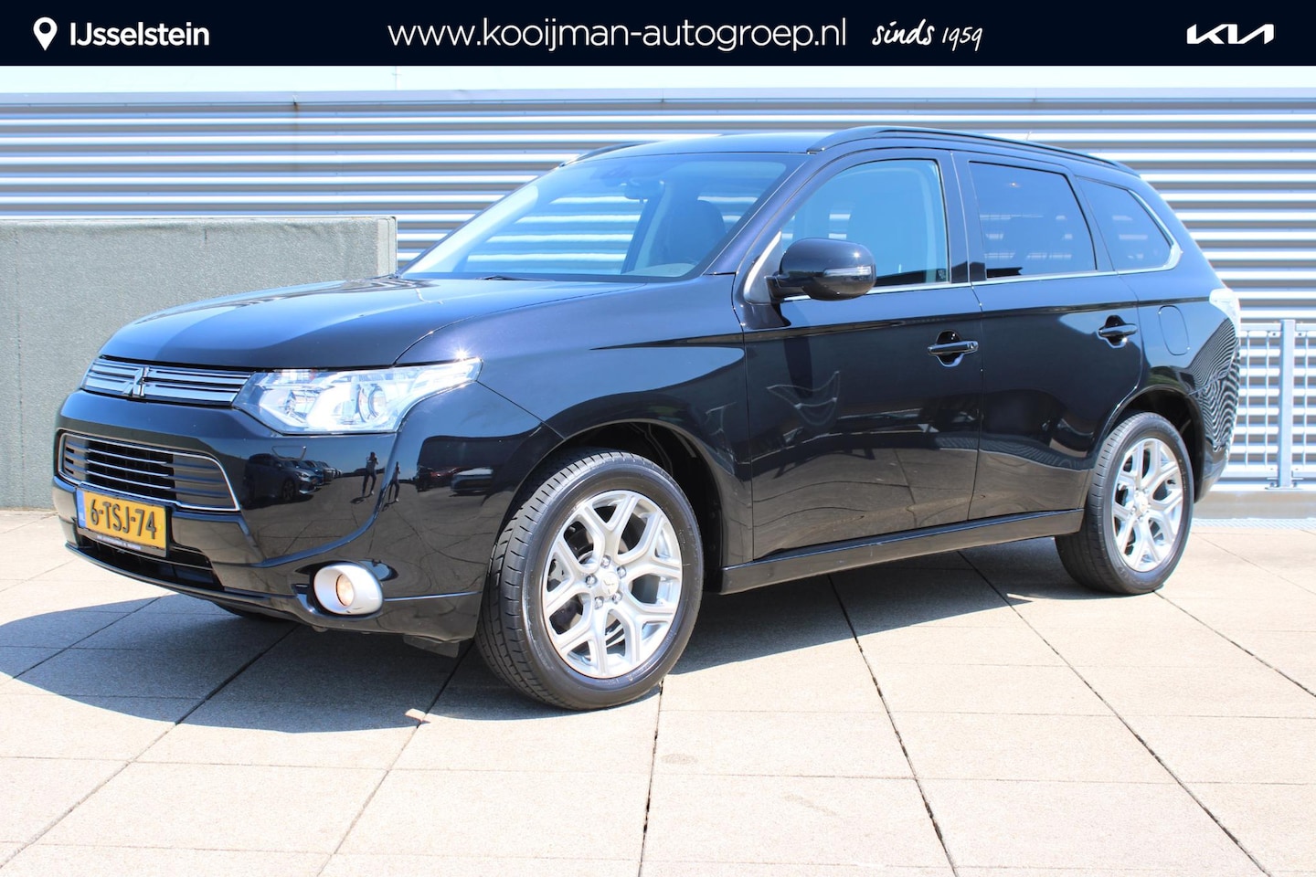Mitsubishi Outlander - 2.0 PHEV Instyle 4WD SCHUIFDAK, TREKHAAK, STOELVERWARMING, DEALER ONDERHOUDEN - AutoWereld.nl