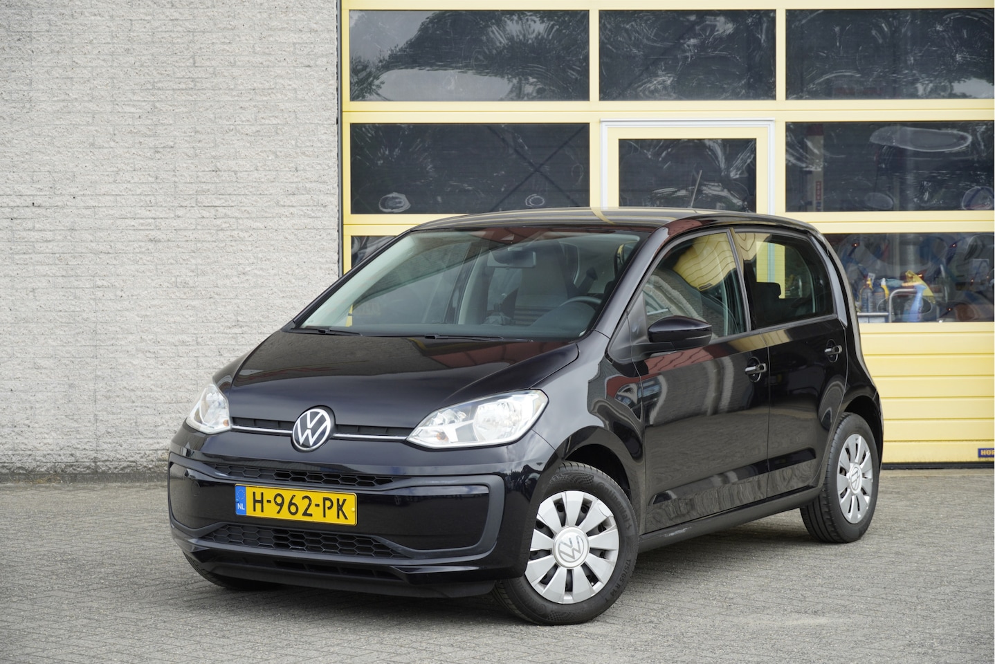 Volkswagen Up! - 1.0 BMT 5drs Move Up! BJ2020 Led dagrijverlichting | Audio installatie | Airco | Getint gl - AutoWereld.nl