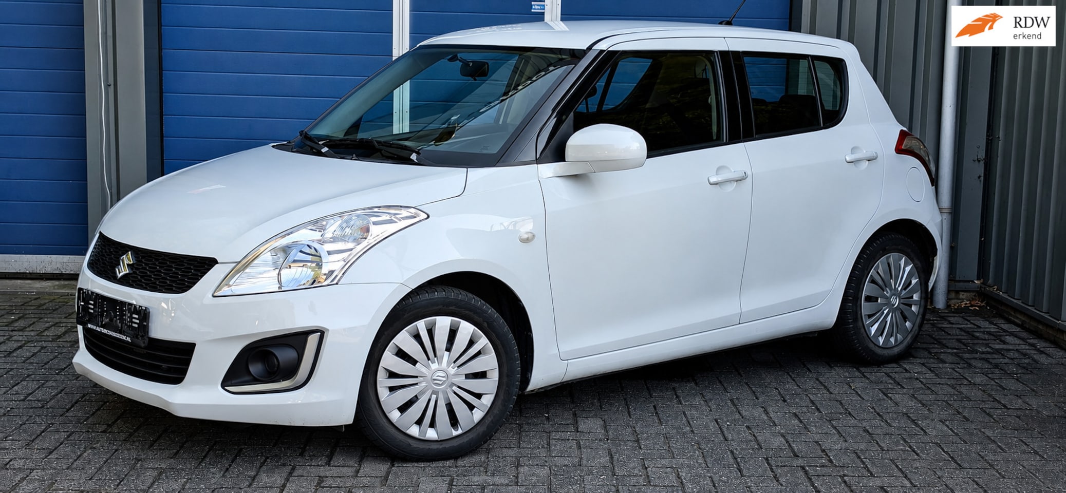 Suzuki Swift - 1.2 95PK 5Drs VOL AUTOMAAT AIrco CARPLAY® Enz Dealer onderhouden - AutoWereld.nl