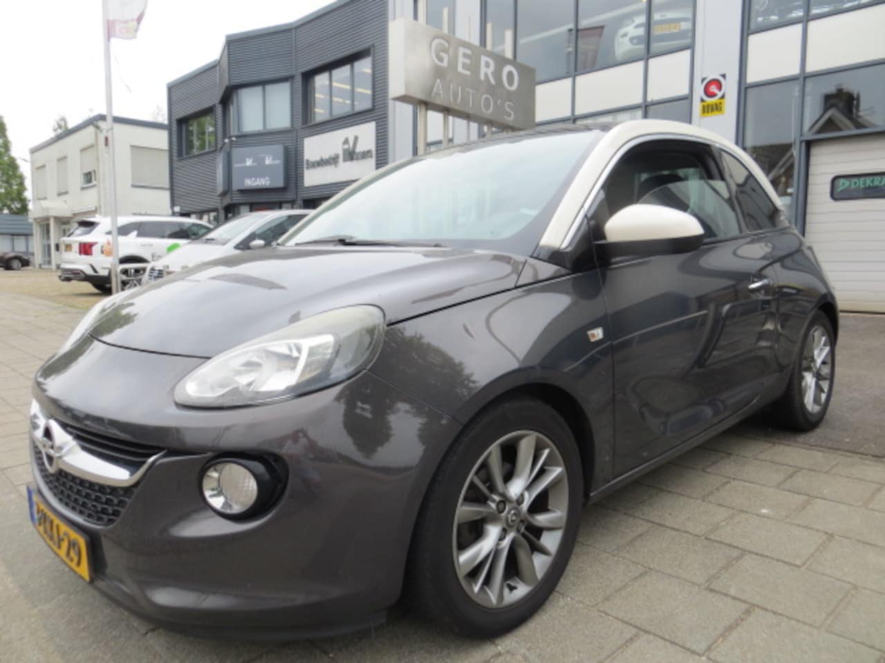 Opel ADAM - 1.4 Glam nl-auto ! panorama ,airco ecc ,16 inch - AutoWereld.nl