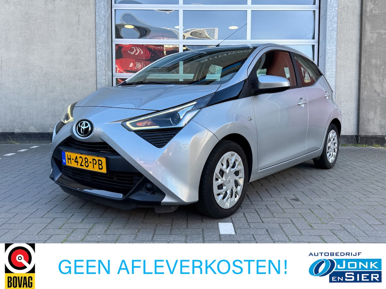 Toyota Aygo - 1.0 VVT-i x-play|Camera|Apple CarPlay/Android Auto|Airco - AutoWereld.nl