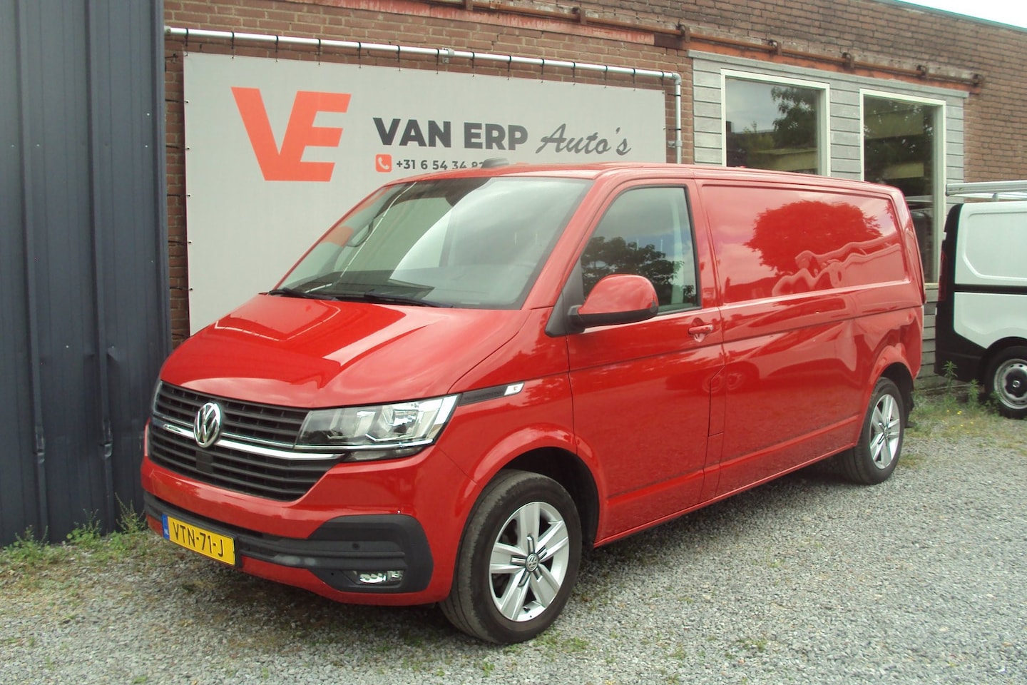 Volkswagen Transporter - 2.0 TDI L2H1 28 Bulli LICHTE SCHADE - AutoWereld.nl