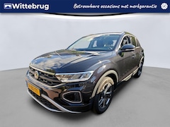 Volkswagen T-Roc - 1.0 TSI 110pk Life 75 Edition Camera / Virtual Cockpit / LM 17'' / App-Connect / LED / Par
