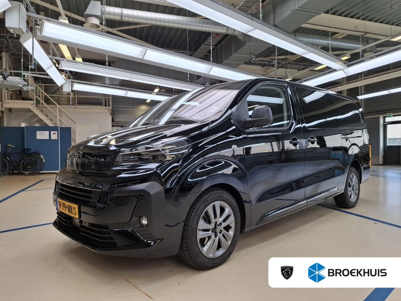 Peugeot Expert - L3 2.0 BlueHDi 180 PK DC | PRIJS INCL REST BPM | TREKHAAK | LEER | VOORSTOELEN ELEKTRISCH - AutoWereld.nl