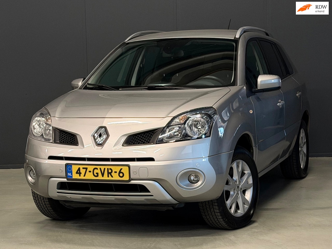 Renault Koleos - 2.5 Dynamique Pack KEYLESS ENTRY-GO/CRUISE/ISOFIX | NETTE AUTO - AutoWereld.nl