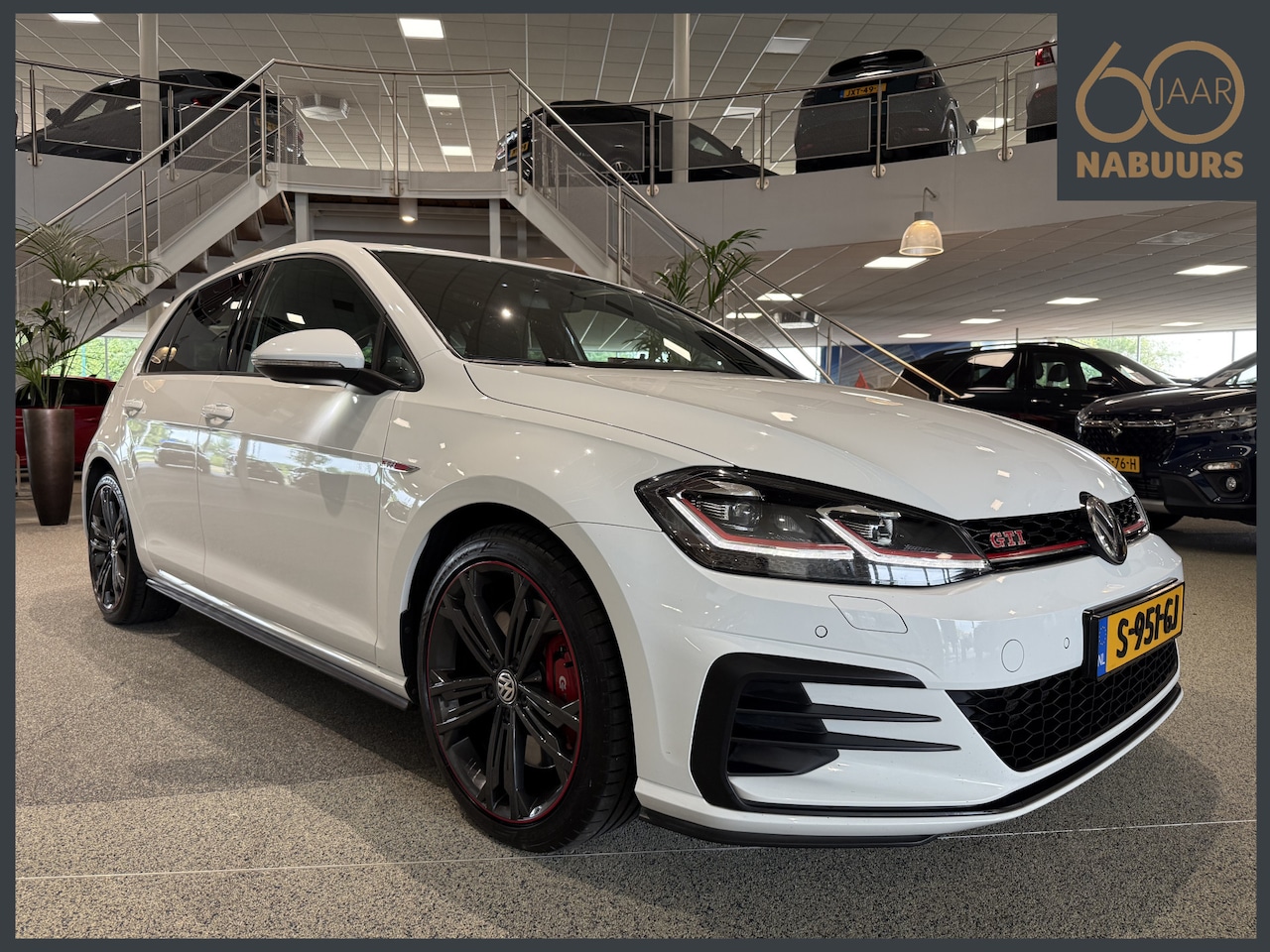 Volkswagen Golf - 2.0 TSI GTI Performance 2.0 TSI GTI Performance, Virtual, Dealer onderhouden - AutoWereld.nl
