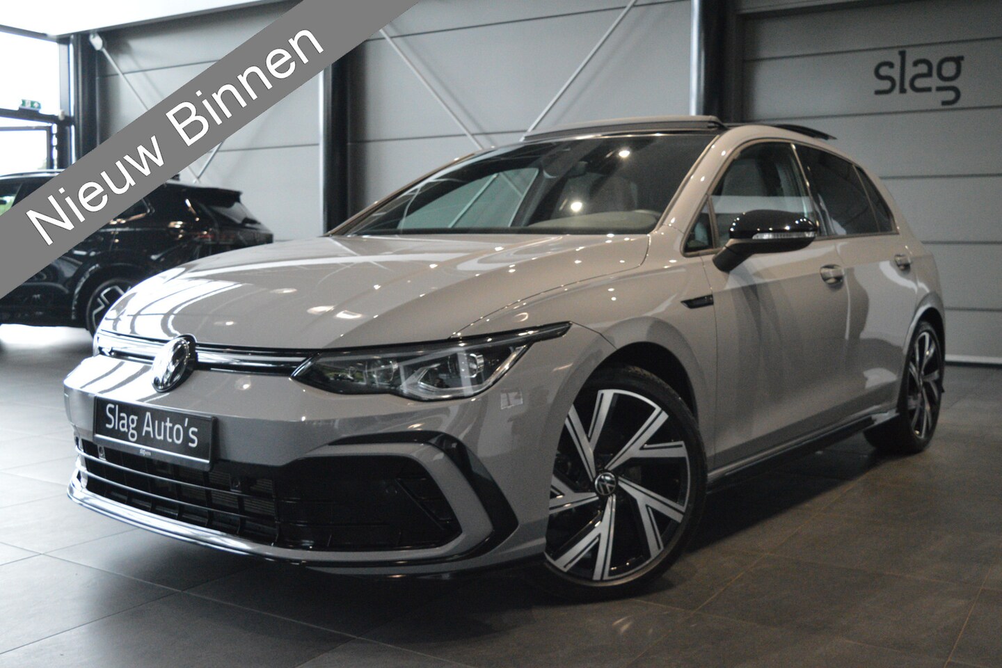 Volkswagen Golf - 1.5 eTSI 3X R-LINE navi pano camera 18 inch 150 pk !! - AutoWereld.nl