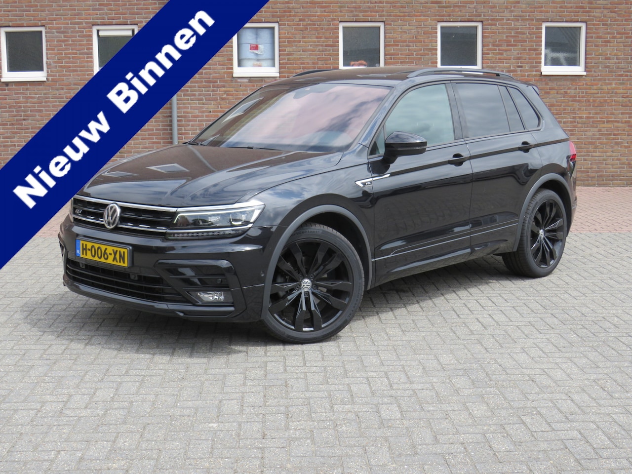 Volkswagen Tiguan - 1.5 TSI 150Pk DSG Highline Bns R-Line * Rijklaarprijs incl. garantie * Pano-Dak * Camera * - AutoWereld.nl