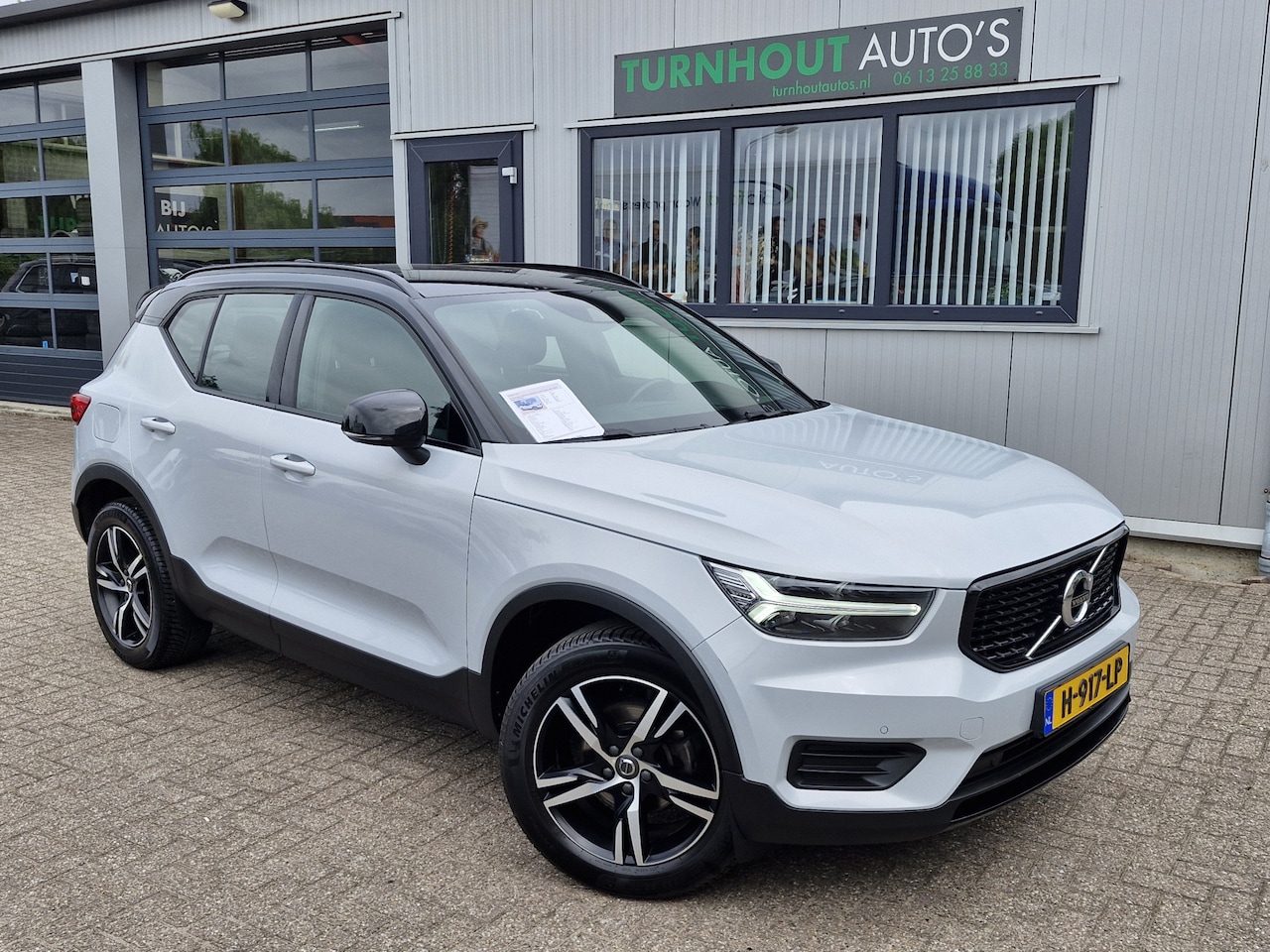 Volvo XC40 - T3 R-Design elektrisch verstelb. stoel | Intelli safe | elektr. haak | camera | - AutoWereld.nl
