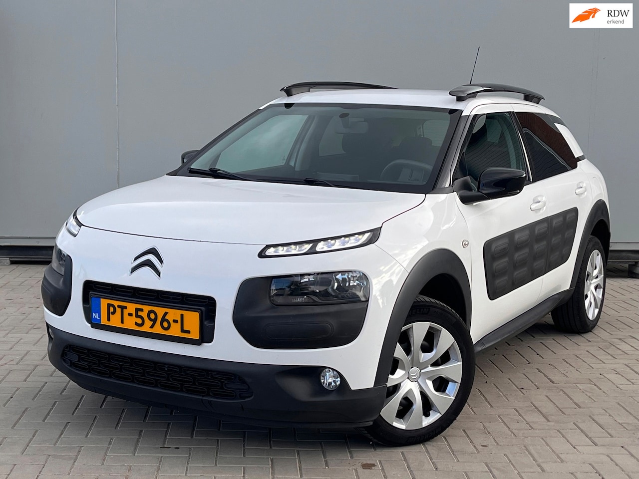 Citroën C4 Cactus - 1.2 VTi Feel APK NIEUW 5 DEURS NETTE STAAT DISTR RIEM VERVANGEN - AutoWereld.nl