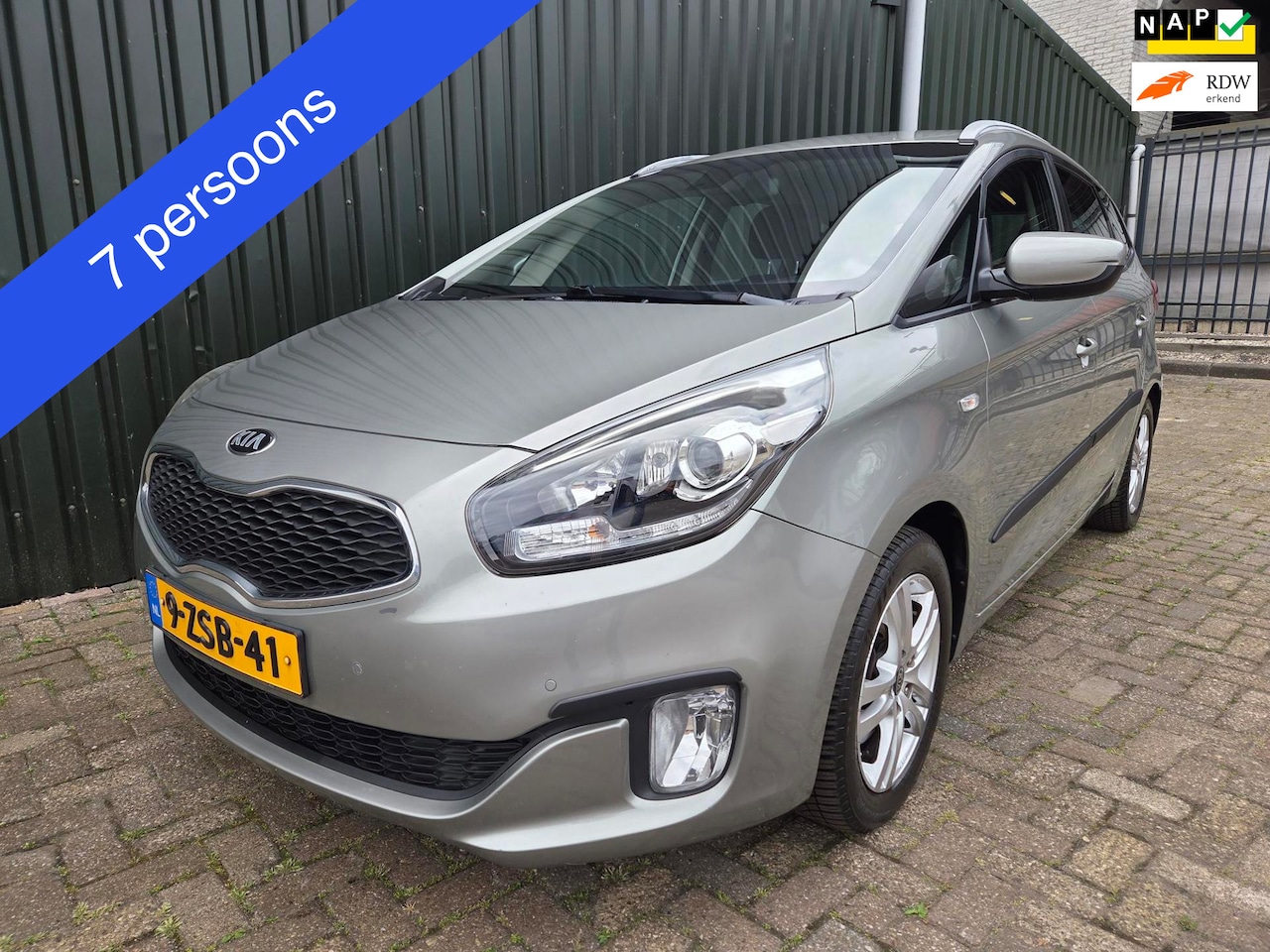 Kia Carens - 1.6 GDi ComfortLine 1.6 GDi ComfortLine - AutoWereld.nl