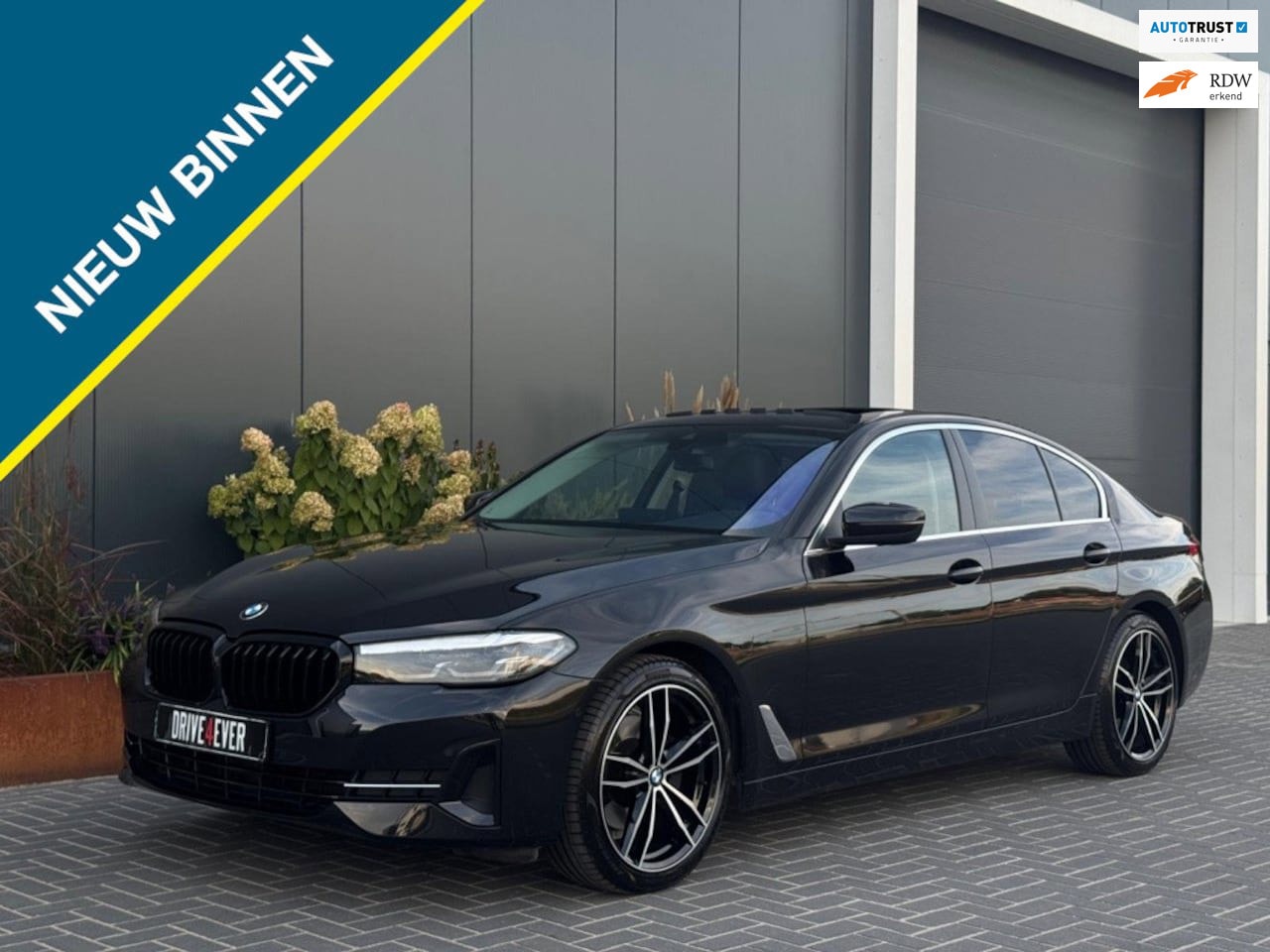 BMW 5-serie - 520i High Executive| Pano | Leder | Cruise - AutoWereld.nl