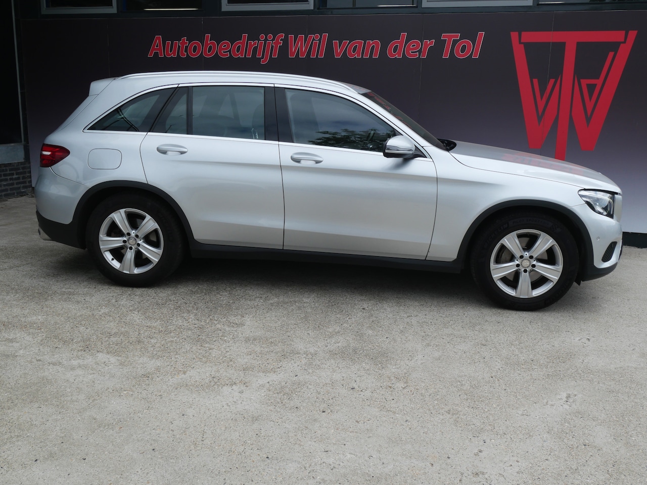 Mercedes-Benz GLC-klasse - 220 d 4MATIC PRESTIGE | TREKHAAK | LED | LEER | ELEK. ACHTERKLEP - AutoWereld.nl