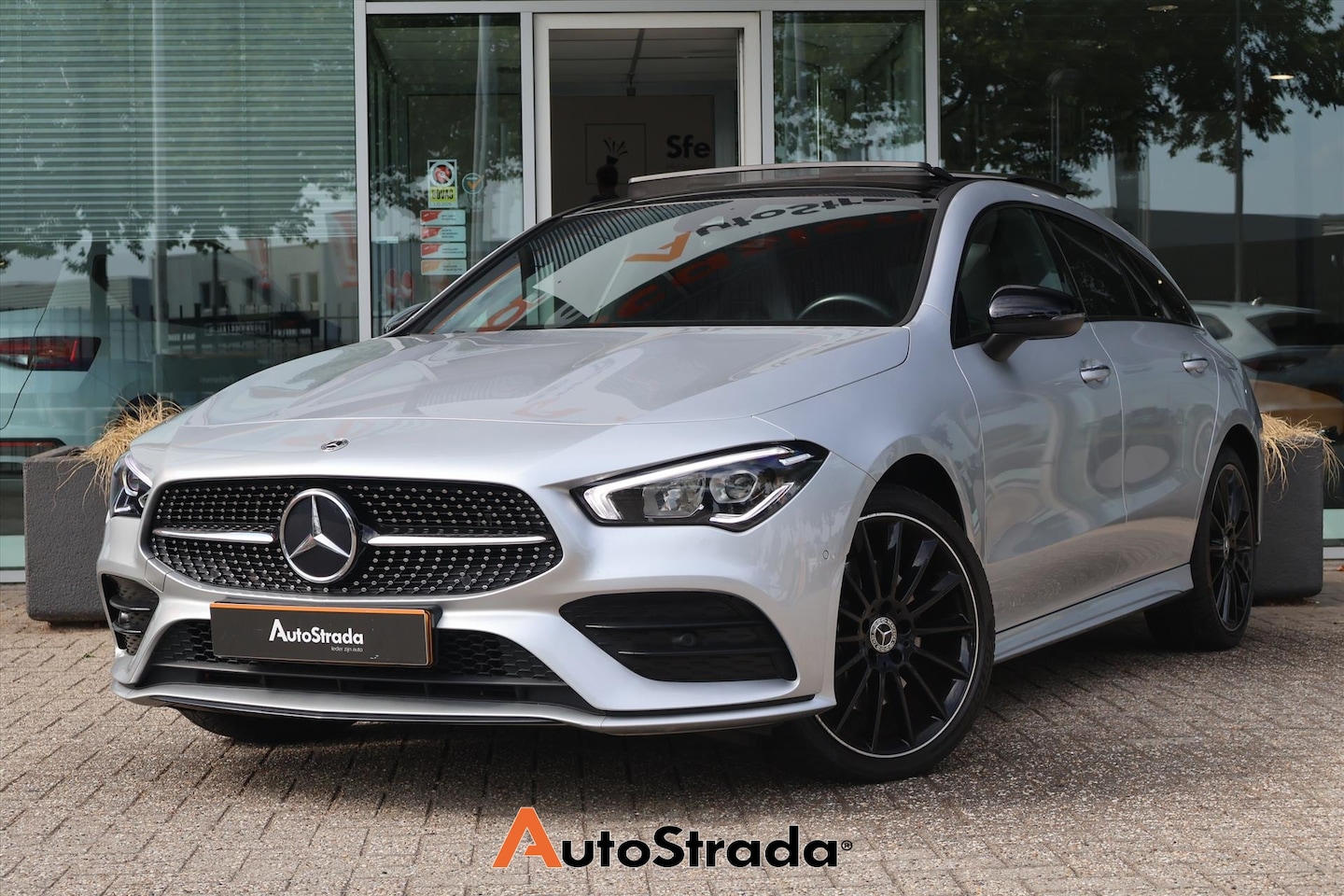 Mercedes-Benz CLA-klasse Shooting Brake - 250e AMG-Line 218pk SoH 96% | Sfeer | Camera | Pano | Cruise | Climate | Navi | LED - AutoWereld.nl
