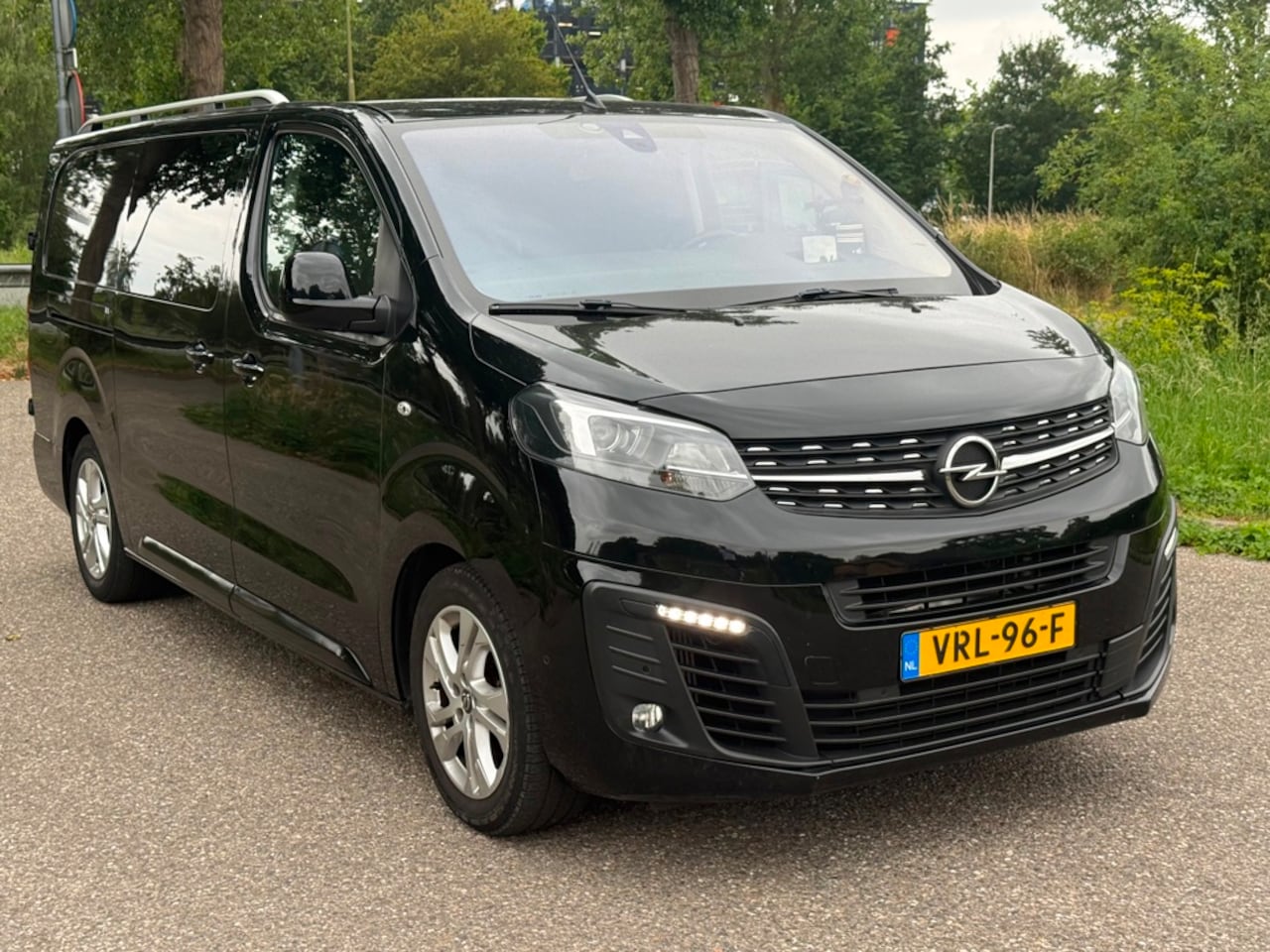 Opel Vivaro - 2.0 CDTI L3H1 DC Innovation Dubbel Cabine Automaat Airco Navi Carplay - AutoWereld.nl
