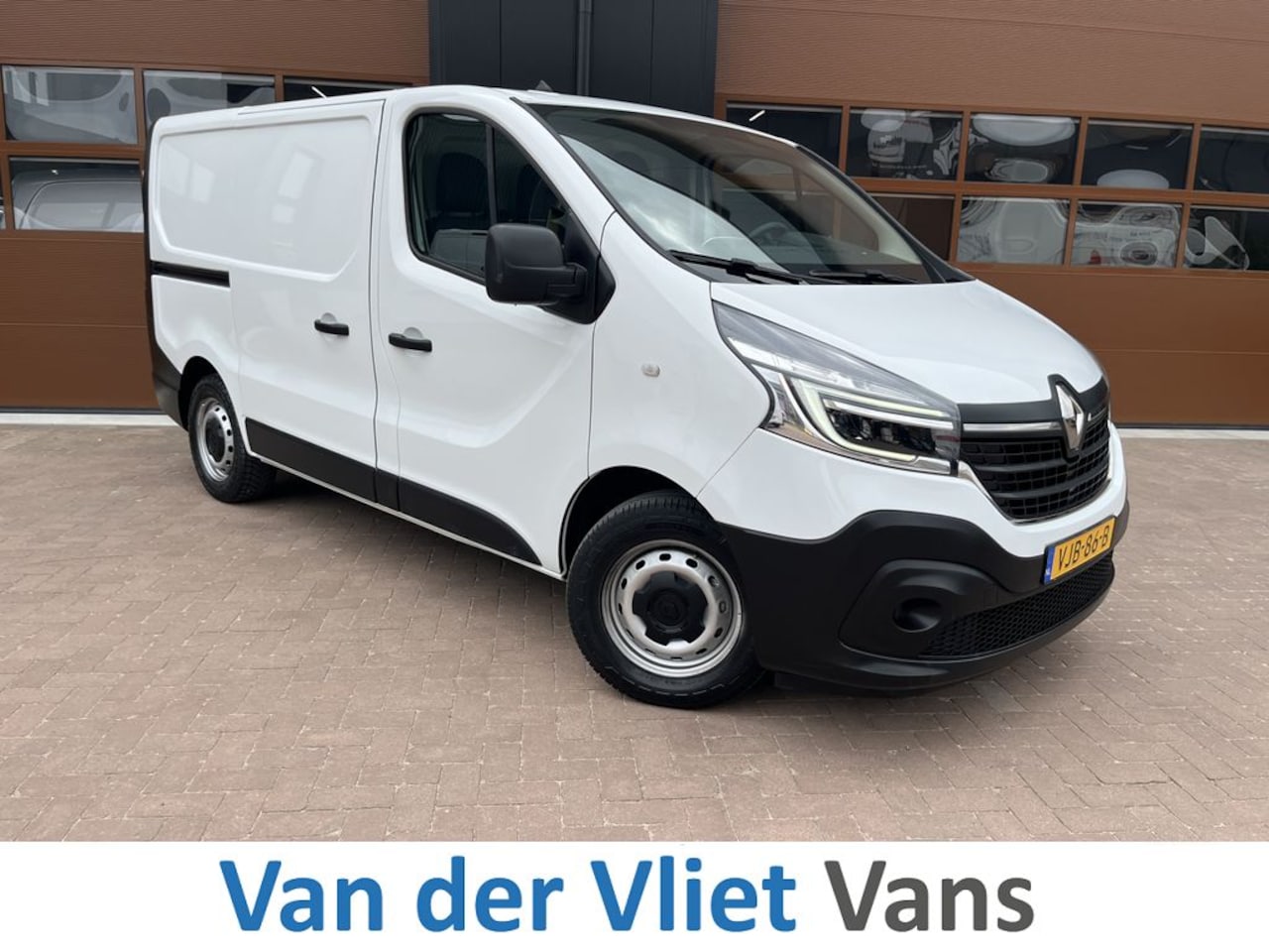 Renault Trafic - 2.0 dCi 120pk E6 Comfort 3p Lease €276 p/m, 2x Schuifdeur, Trekhaak, Airco, Navi, PDC, Led - AutoWereld.nl