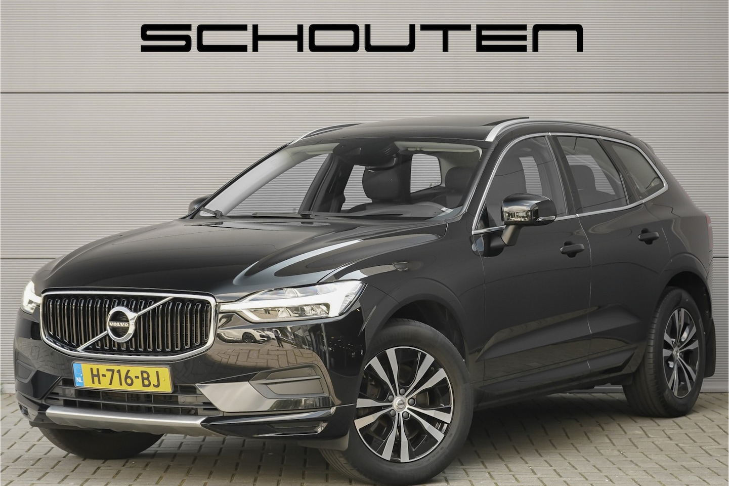 Volvo XC60 - 2.0 B5 Momentum Pro ACC HUD Pano Elek Trekhaak Ori NL 1e Eig - AutoWereld.nl