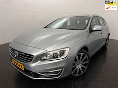 Volvo V60 - 2.4 D5 Twin Engine R-Design / dakraam / trekhaak