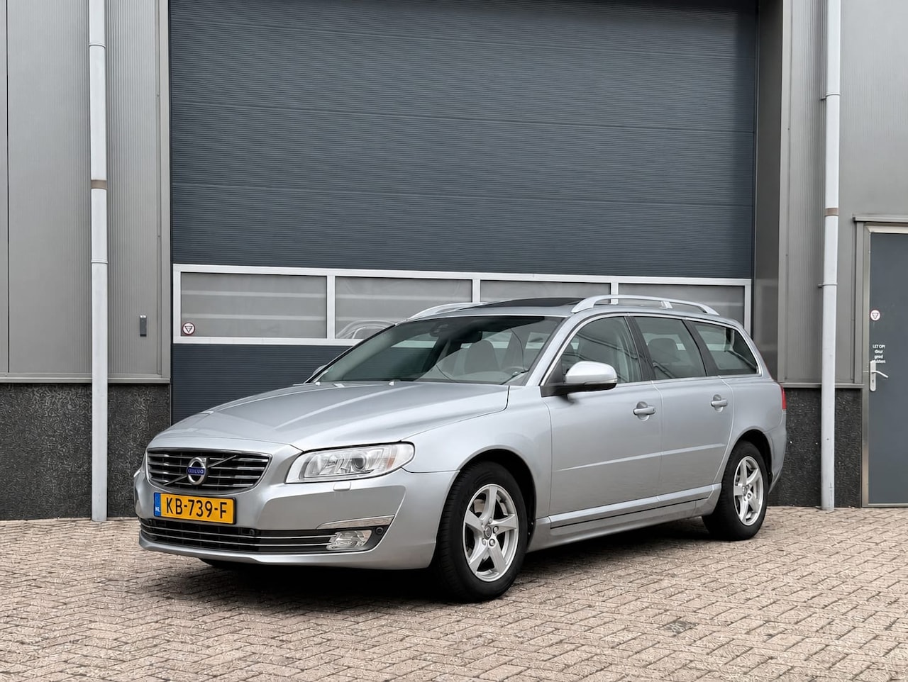 Volvo V70 - 2.0 D4 Polar+ bj.2016 Autom|Navi|Leder|Trekh|Nap. - AutoWereld.nl
