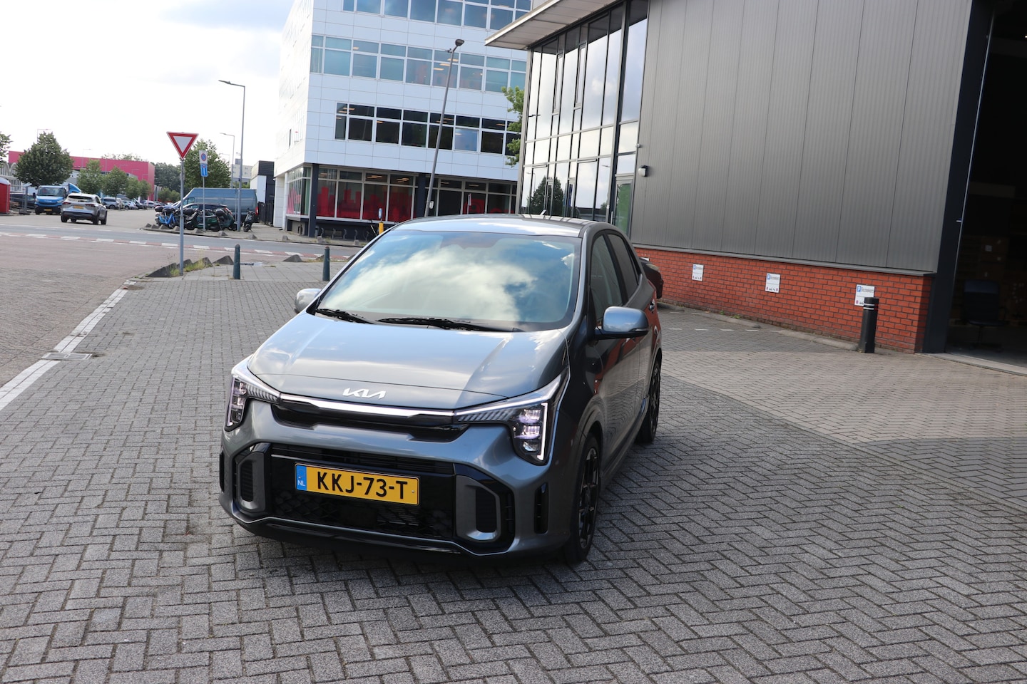 Kia Picanto - 1.0 DPI GT-Line Stoelvewarming Automaat GT-LINE / LED verlichting / Apple Carplay - AutoWereld.nl