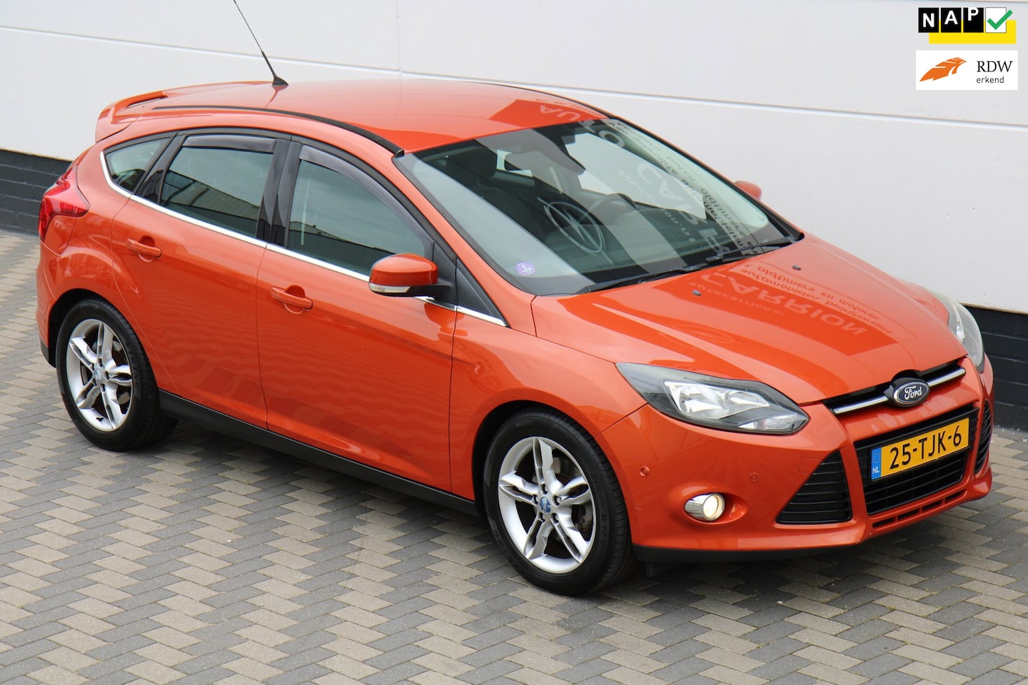 Ford Focus - 1.6 EcoBoost 4 ciliinder Titanium Navi PDC NAP - AutoWereld.nl