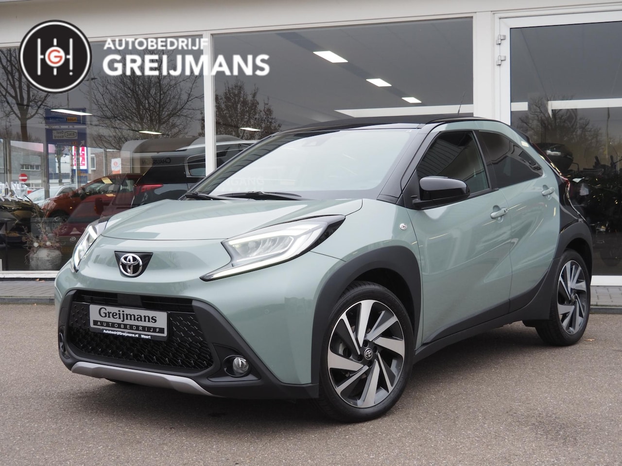 Toyota Aygo X - 1.0 VVT-i S-CVT Premium| Vouwdak| CruiseControle - AutoWereld.nl