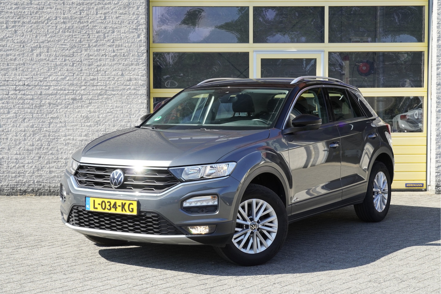 Volkswagen T-Roc - 1.0 TSI Style Business BJ2021 Lmv 16" | Led V+A | Pdc | Navi | Trekhaak | Achteruitrijcame - AutoWereld.nl