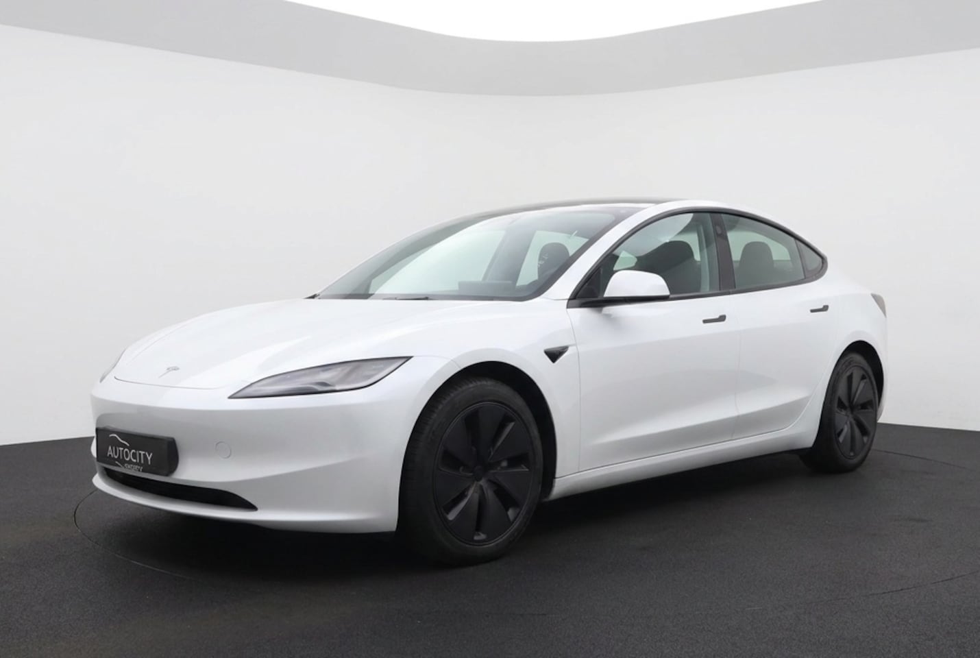 Tesla Model 3 - Premium Long Range AWD 78kWh SOH 92.5% l FSD4 (HW4) l AMD RYZEN l Warmtepomp - AutoWereld.nl