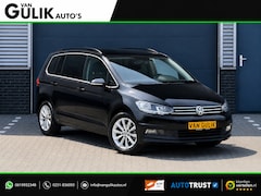 Volkswagen Touran - 1.5 TSI Comfortline Business 7p | ACC | Camera | Stoelverwarming |