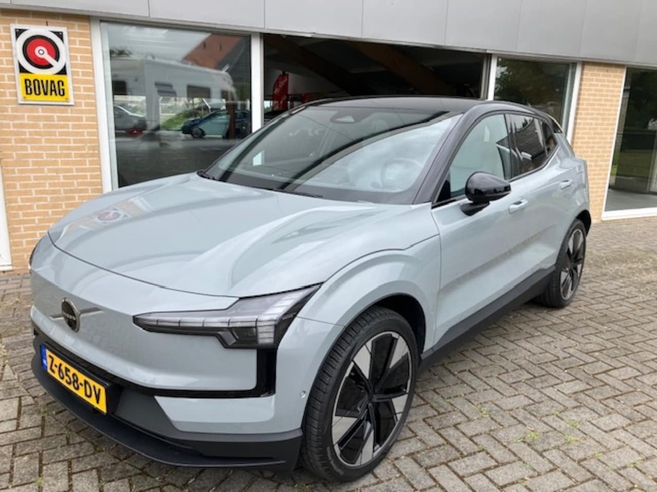 Volvo EX30 - Extend. Ultra 69 kWh Pano / Trekhaak - AutoWereld.nl