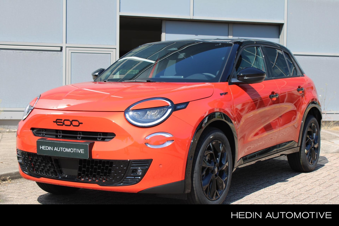 Fiat 600e - Sport 54 kWh | Two Tone kleur | 18" LM Velgen | Camera | climate Control | Alacantara/ Led - AutoWereld.nl
