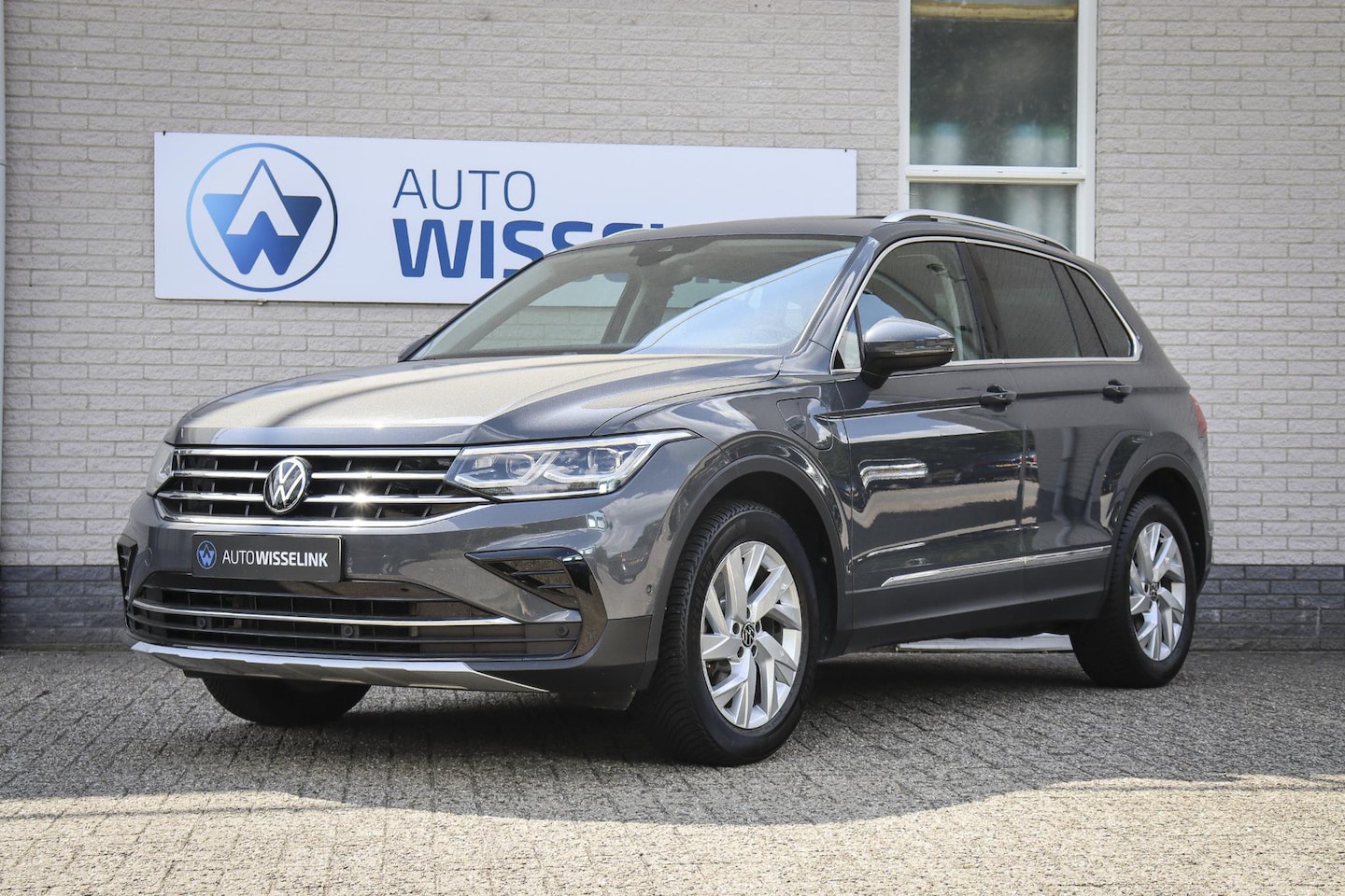 Volkswagen Tiguan - 1.4 TSI eHybrid Elegance Businens+ Panodak/IQ.LIGHT - AutoWereld.nl