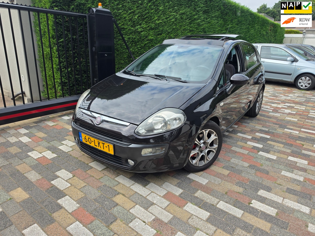 Fiat Punto Evo - 1.4-16V Multiair Emotion 2010 Clima cruise Pano - AutoWereld.nl
