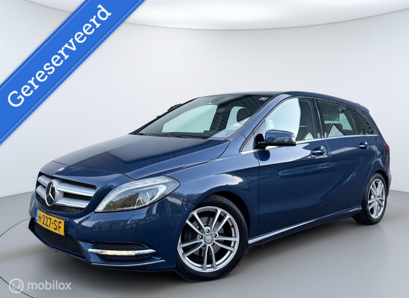 Mercedes-Benz B-klasse - B180 Ambition Xenon Led Cruise Navigatie Trekhaak Nette Staat - AutoWereld.nl