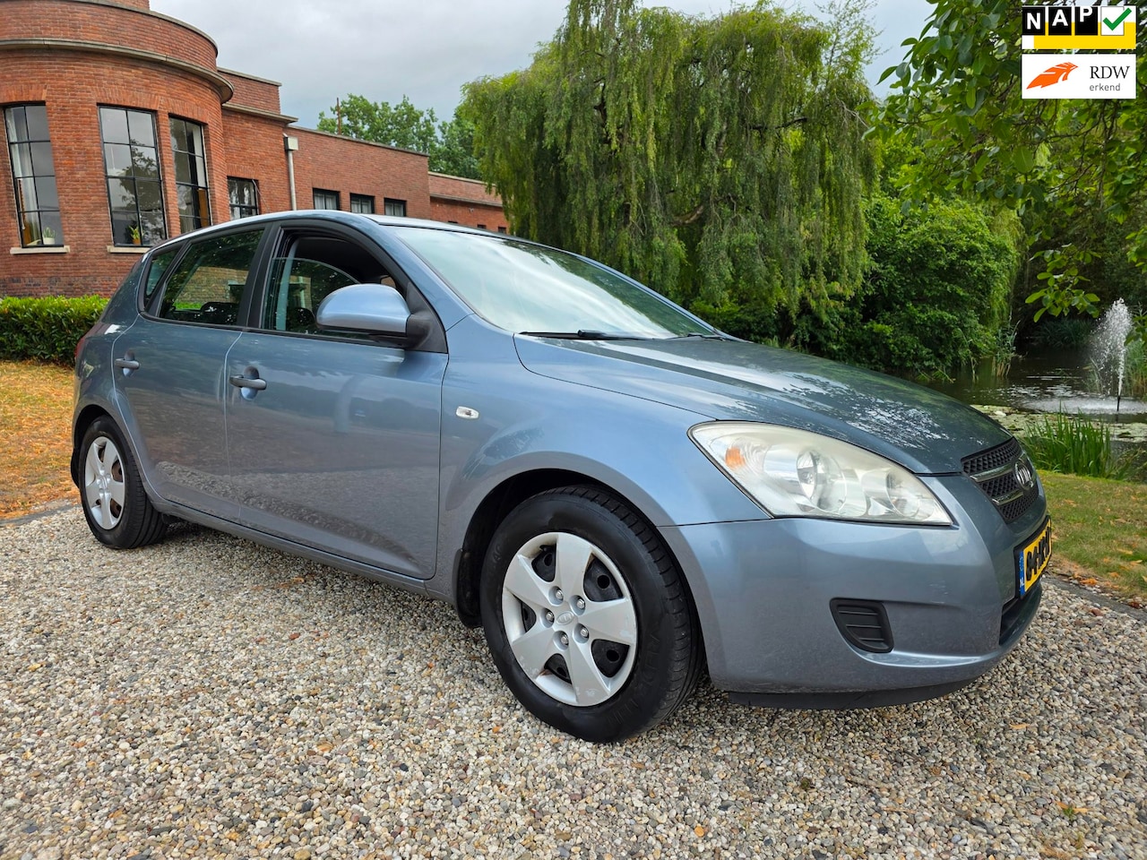 Kia Cee'd - 1.4 X-tra 5-deurs AIRCO - AutoWereld.nl