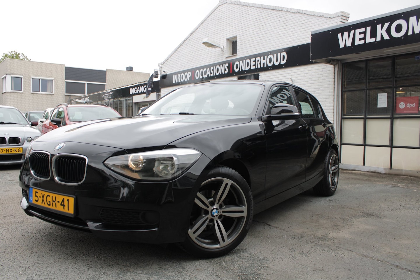 BMW 1-serie - 114i EDE Business / Airco / Stoelverwarming / APK NIEUW - AutoWereld.nl