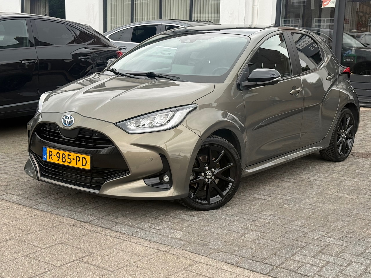 Toyota Yaris - 1.5 Hybrid Executive 1.5 Hybrid Executive, Apple Carplay/Android,Navigatie,Stoelverwarming,Stuurverwarming - AutoWereld.nl