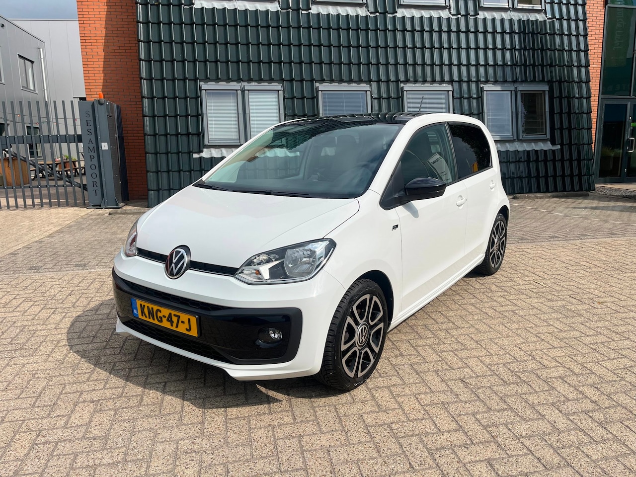 Volkswagen Up! - 1.0 R-Line 1.0 R-Line - AutoWereld.nl